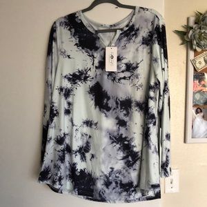 Rosriss Long Sleeve Marble Print Tee with Buttons